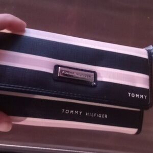 Tommy Hilfiger women's wallet